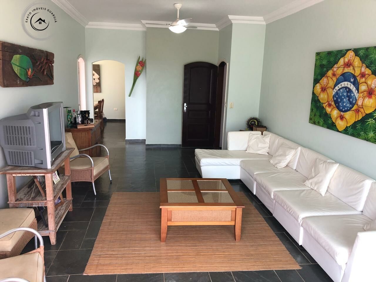 Cobertura de 03 dormitórios para venda na praia da enseada.