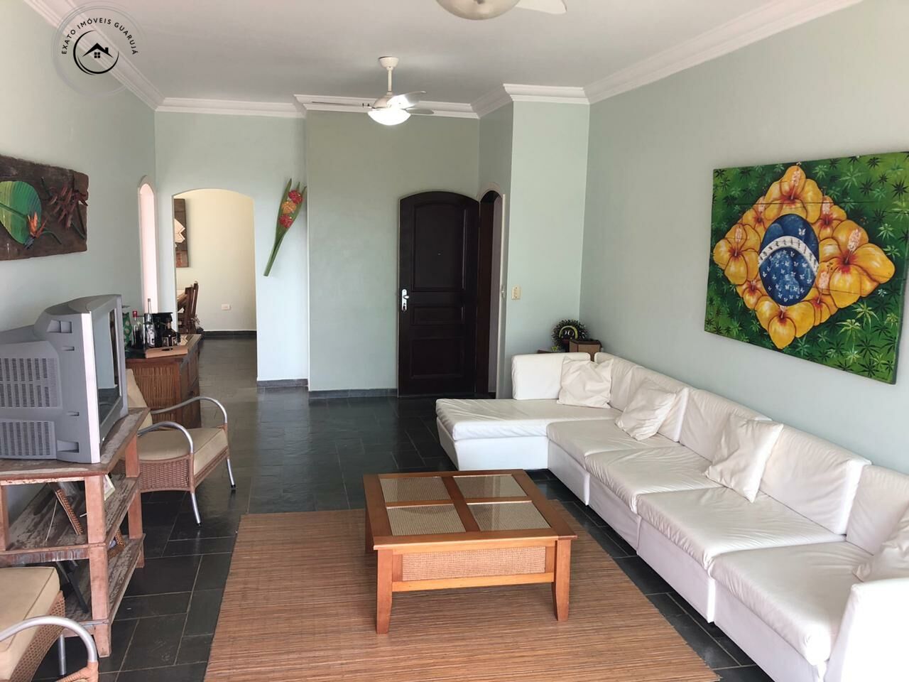 Cobertura de 03 dormitórios para venda na praia da enseada.