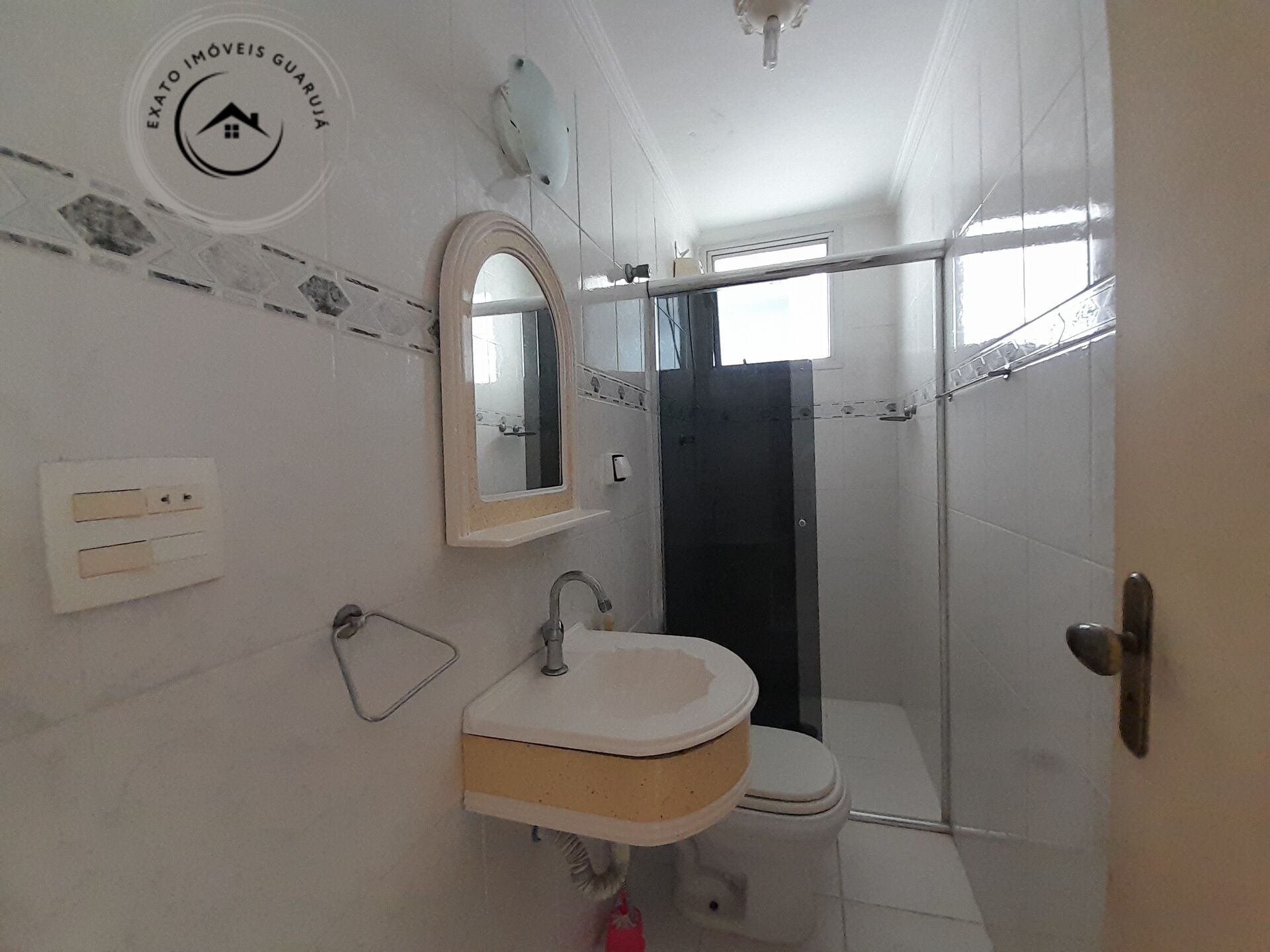 Apartamento padrão de 02 dormitórios para venda nas pitangue