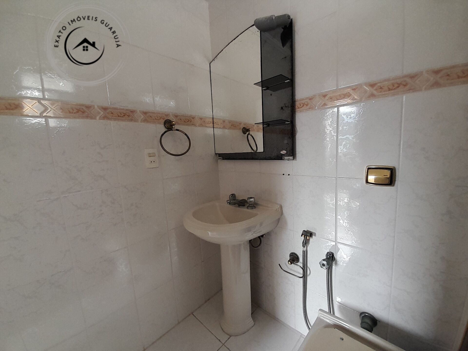 Apartamento padrão de 02 dormitórios para venda nas pitangue