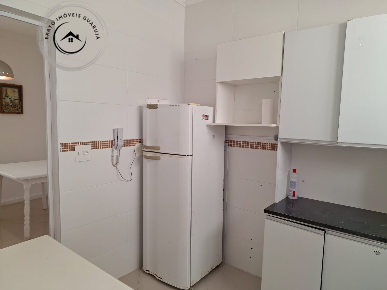 Apartamento padrão de 02 dormitórios para locação anual na p