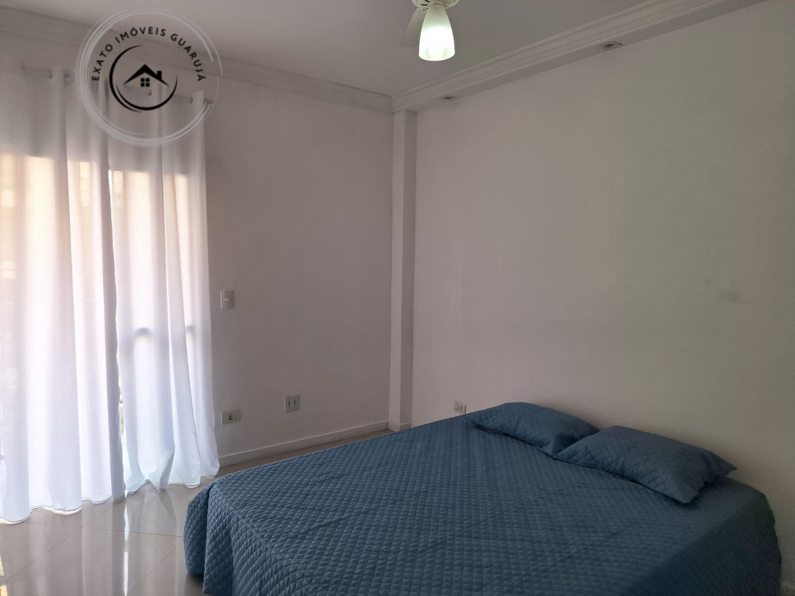 Apartamento padrão de 02 dormitórios para locação anual na p