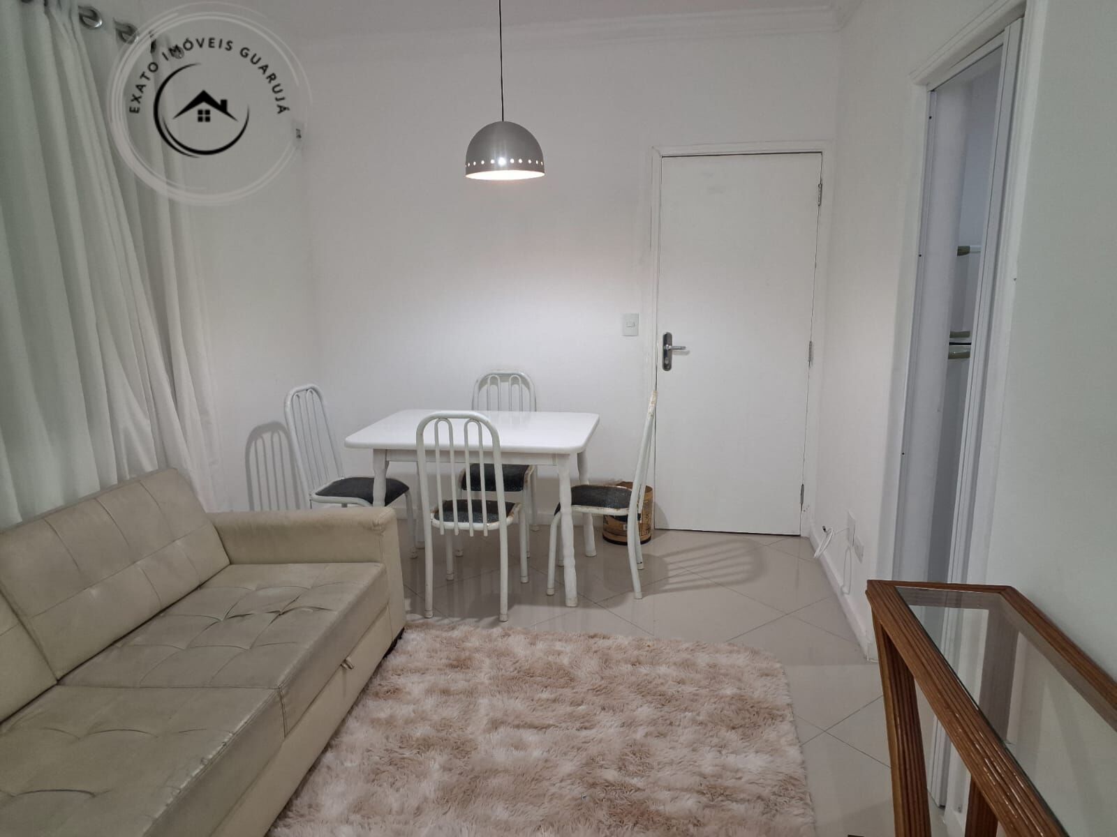 Apartamento padrão de 02 dormitórios para locação anual na p