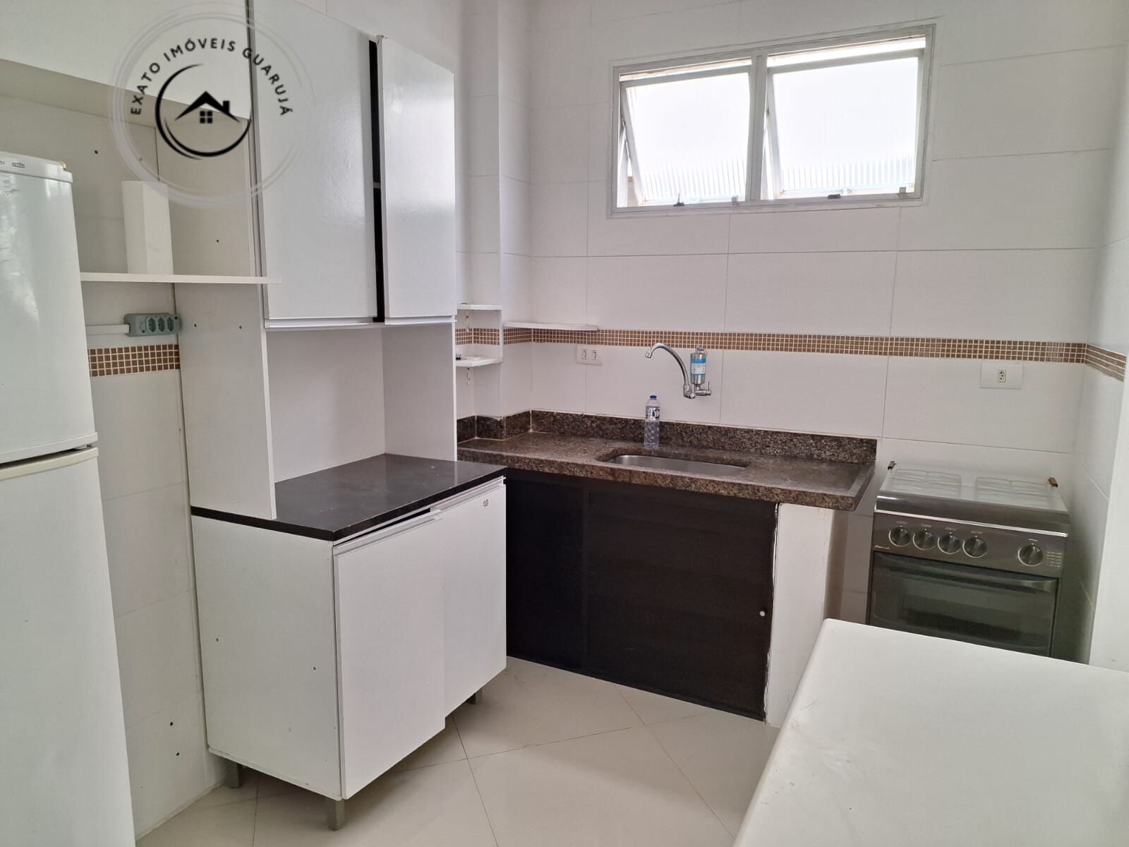 Apartamento padrão de 02 dormitórios para locação anual na p