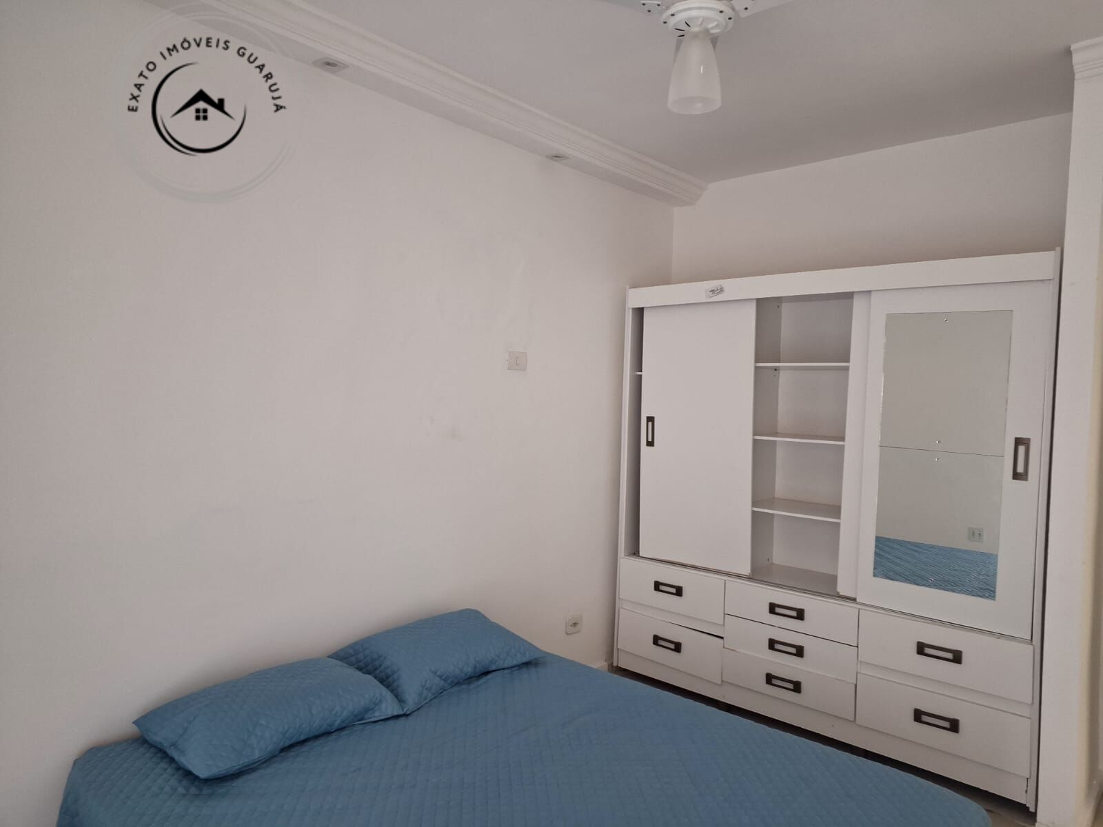 Apartamento padrão de 02 dormitórios para locação anual na p
