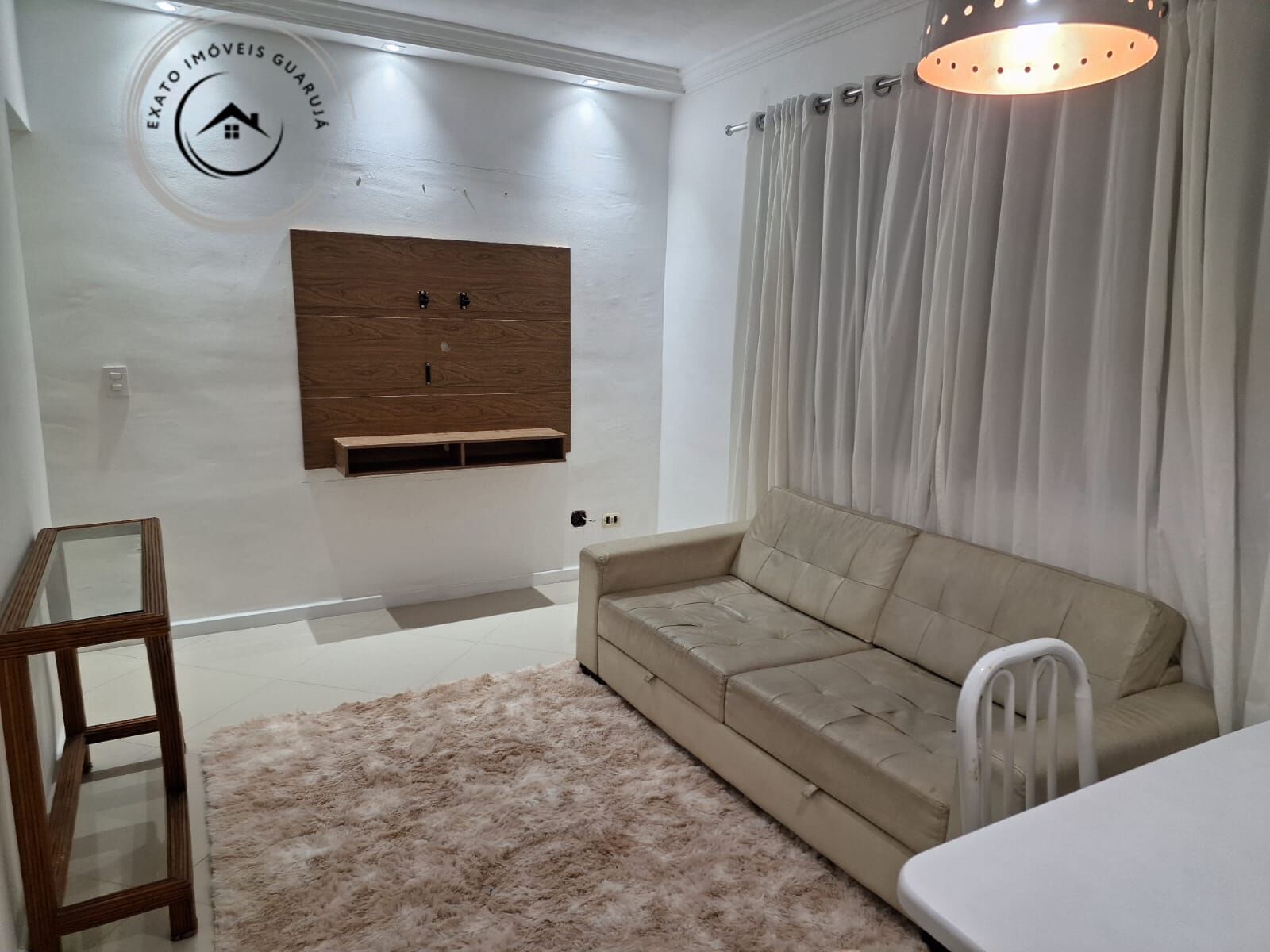 Apartamento padrão de 02 dormitórios para locação anual na p