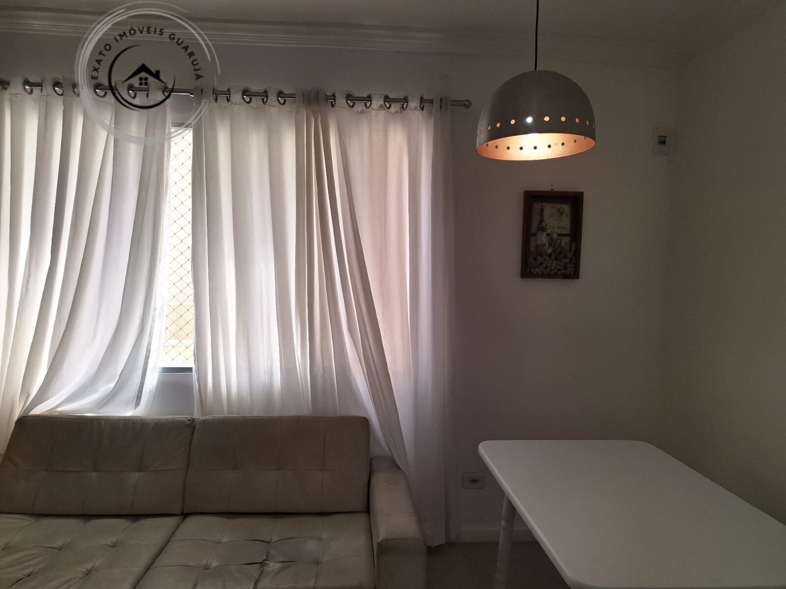 Apartamento padrão de 02 dormitórios para locação anual na p