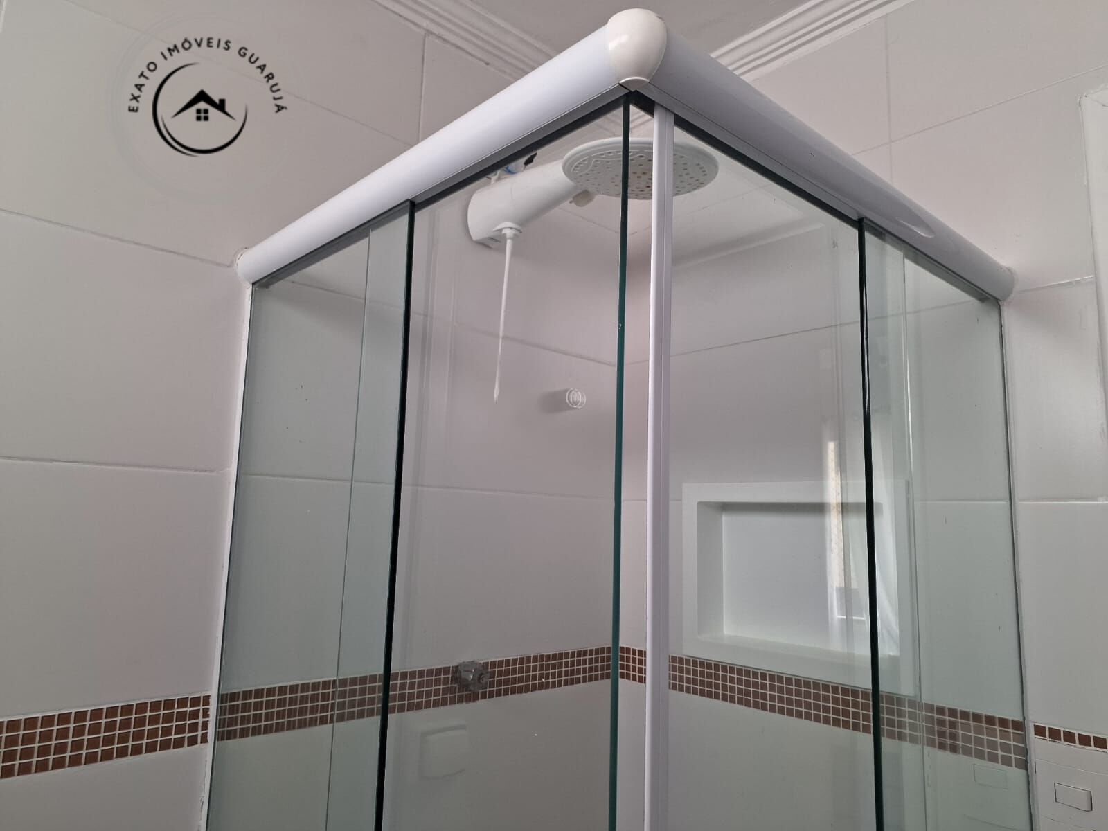 Apartamento padrão de 02 dormitórios para locação anual na p