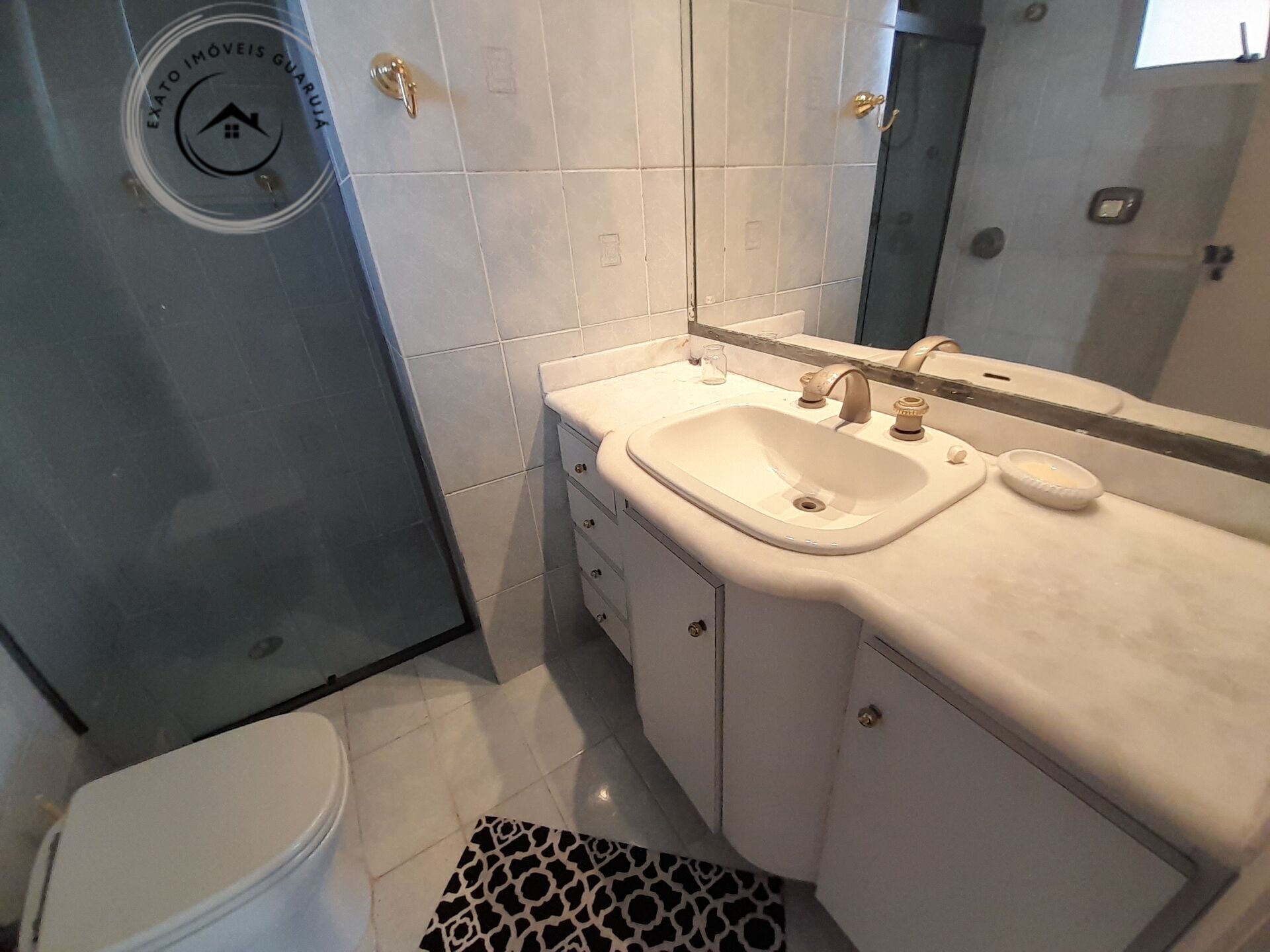 Apartamento padrão de 02 dormitórios para locação anual na p