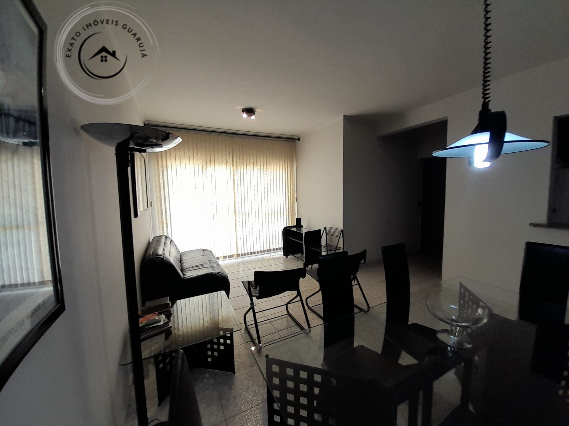 Apartamento padrão de 02 dormitórios para locação anual na p