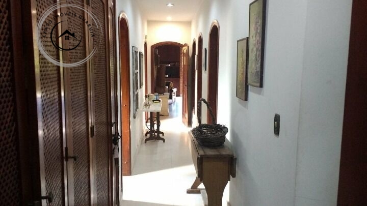 Casa padrão de 03 dormitórios para locação anual no jardim v