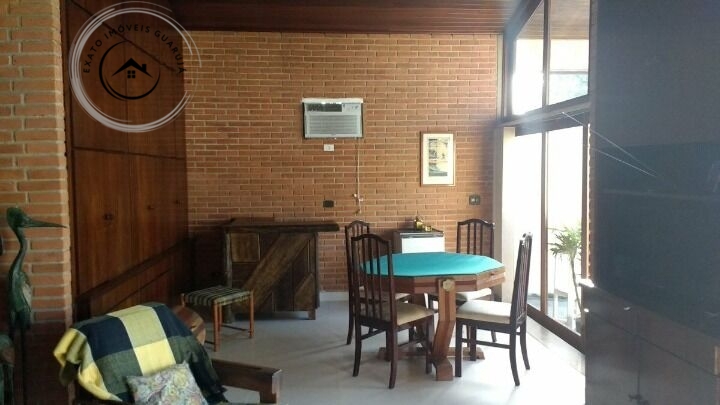 Casa padrão de 03 dormitórios para locação anual no jardim v
