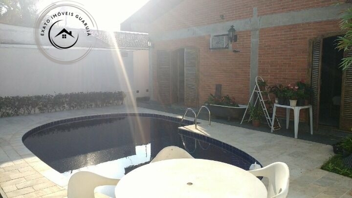 Casa padrão de 03 dormitórios para locação anual no jardim v