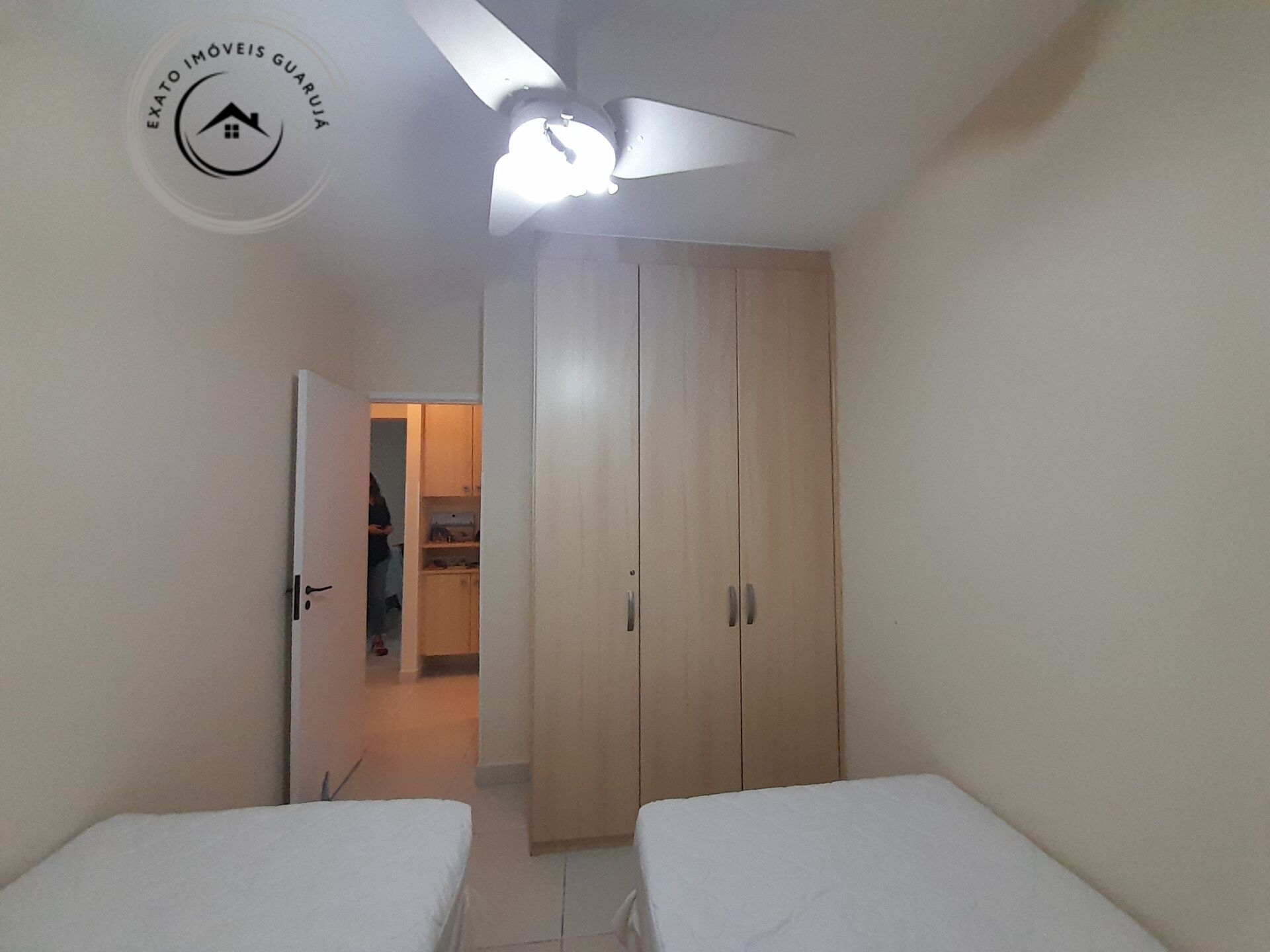 Apartamento padrão de 03 dormitórios para venda nas pitangue