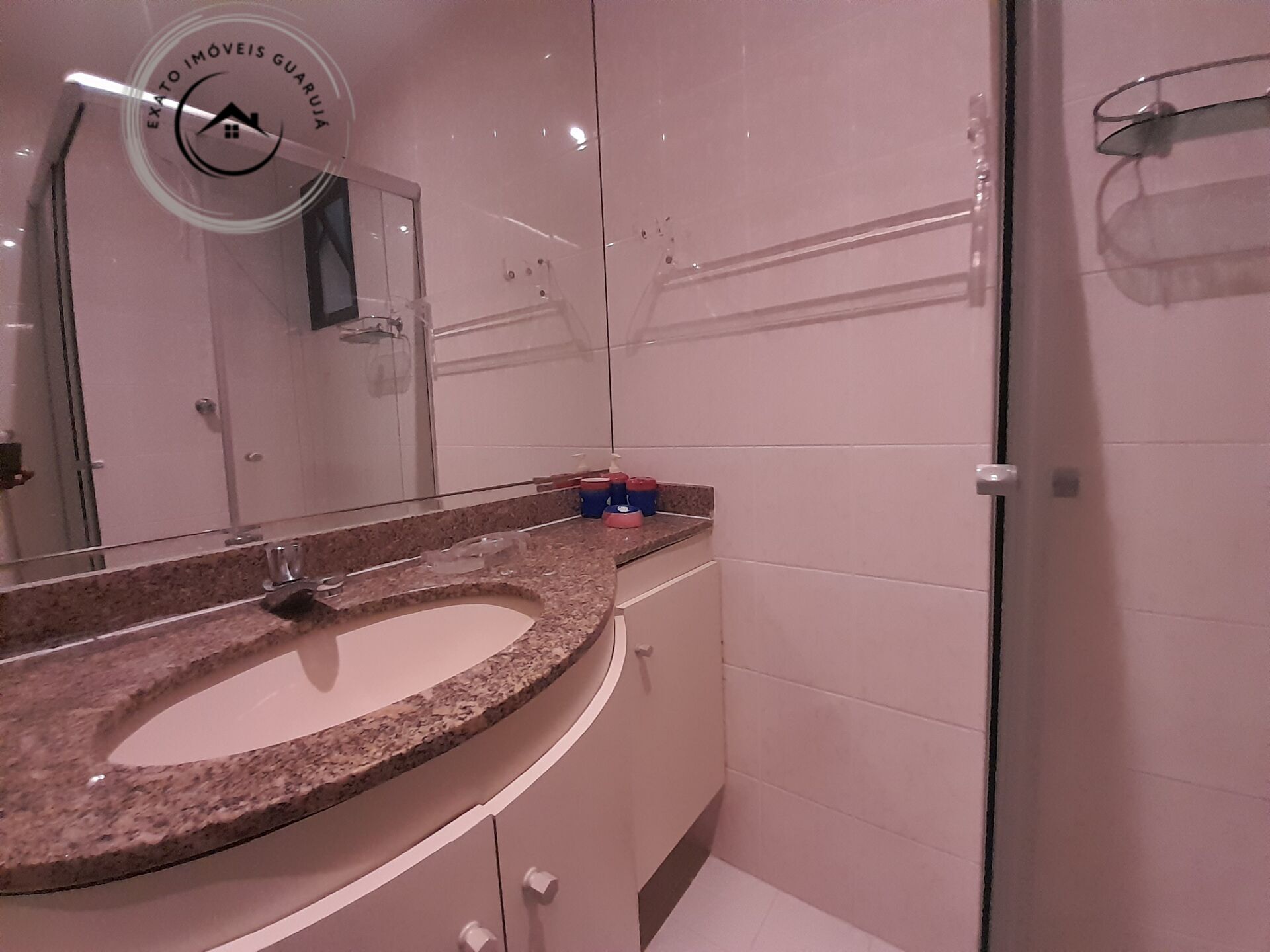 Apartamento padrão de 03 dormitórios para venda nas pitangue