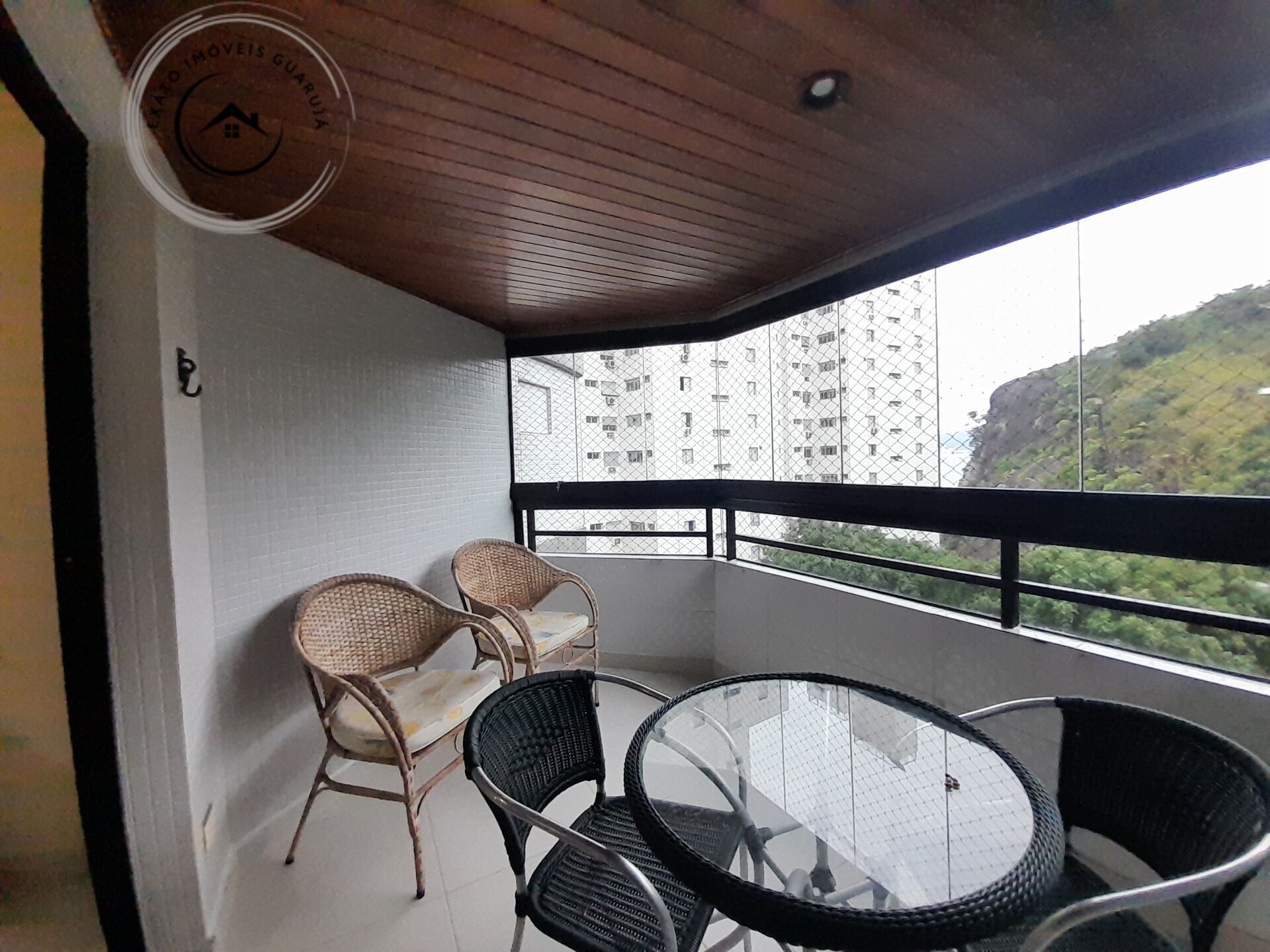 Apartamento padrão de 03 dormitórios para venda nas pitangue