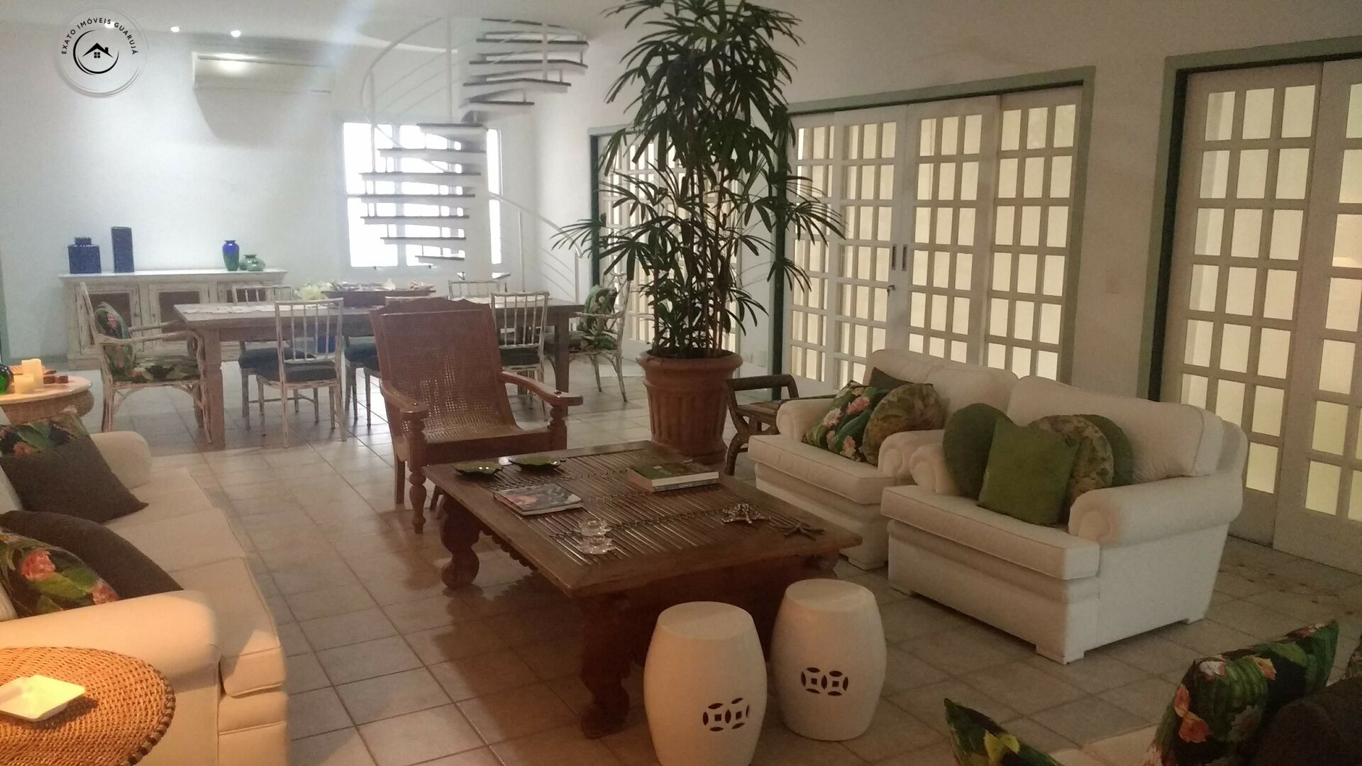 Cobertura de 03 dormitórios para locação de temporada nas pi