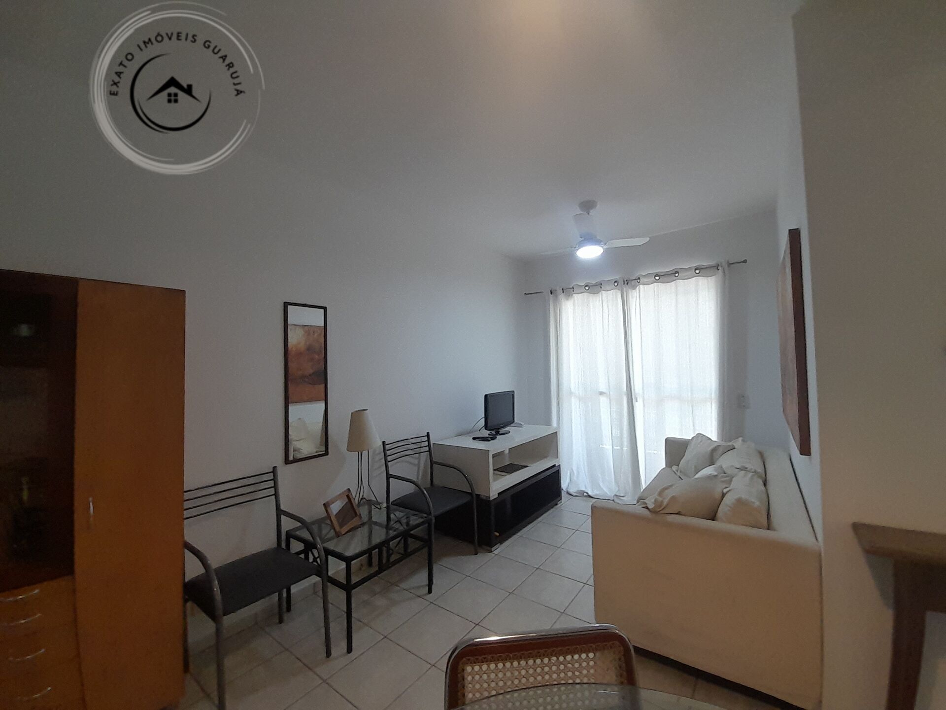 Apartamento padrão de 02 dormitórios para locação anual na p