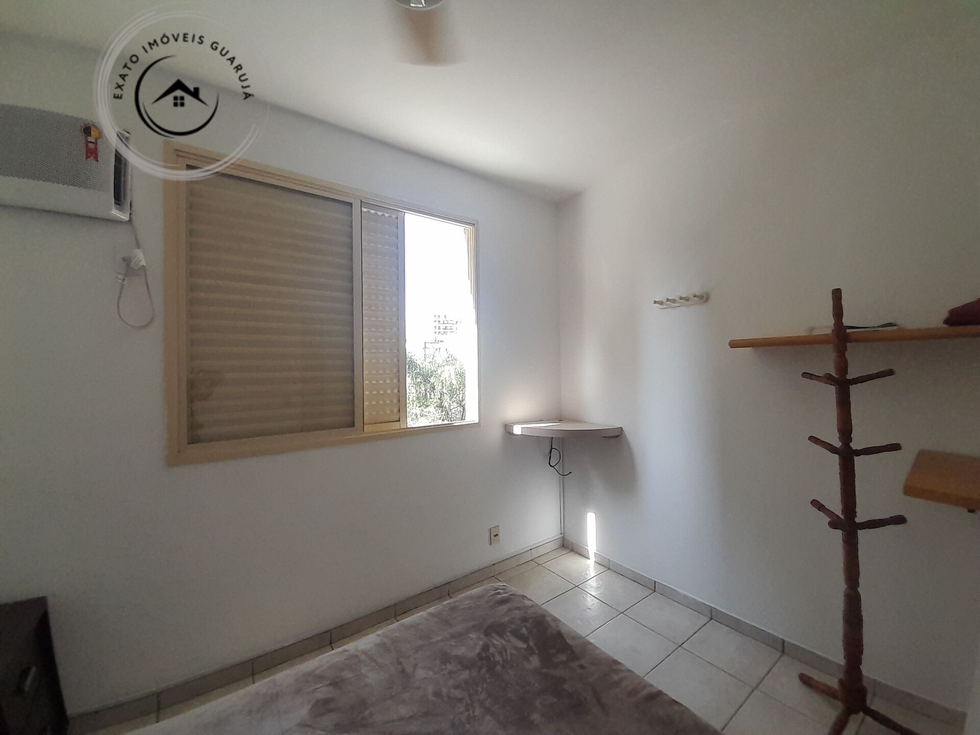 Apartamento padrão de 02 dormitórios para locação anual na p