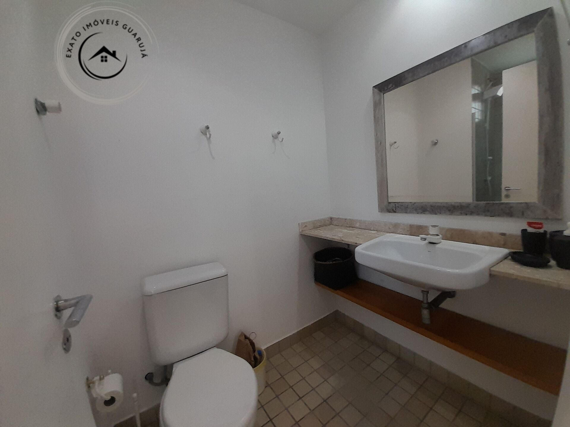 Apartamento padrão de 02 dormitórios para locação anual na p