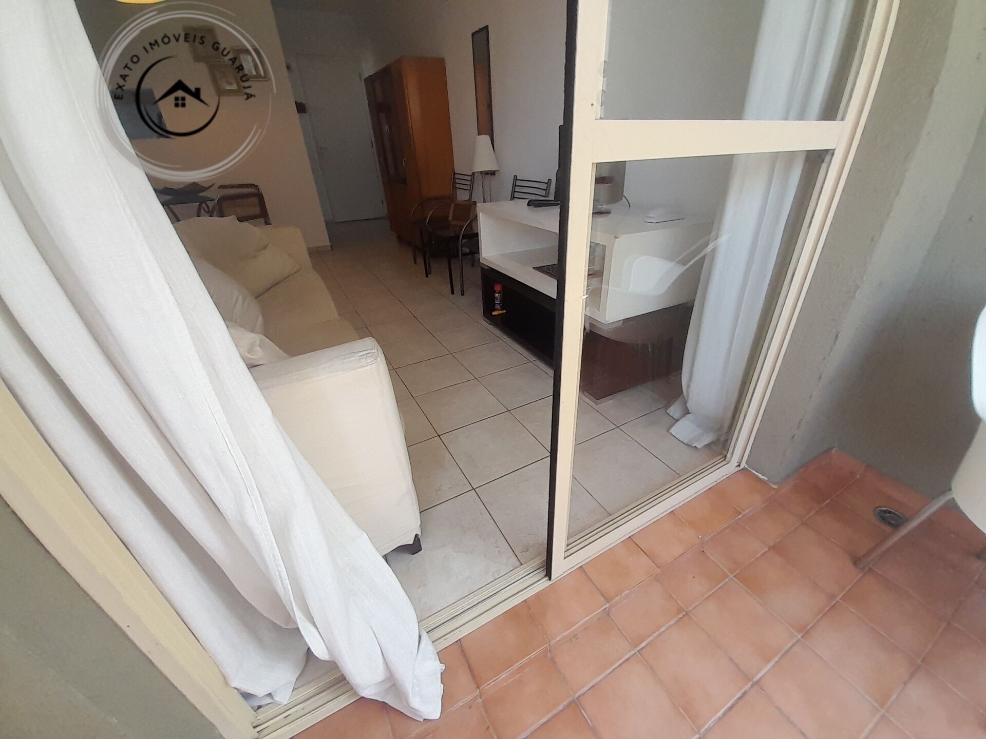 Apartamento padrão de 02 dormitórios para locação anual na p