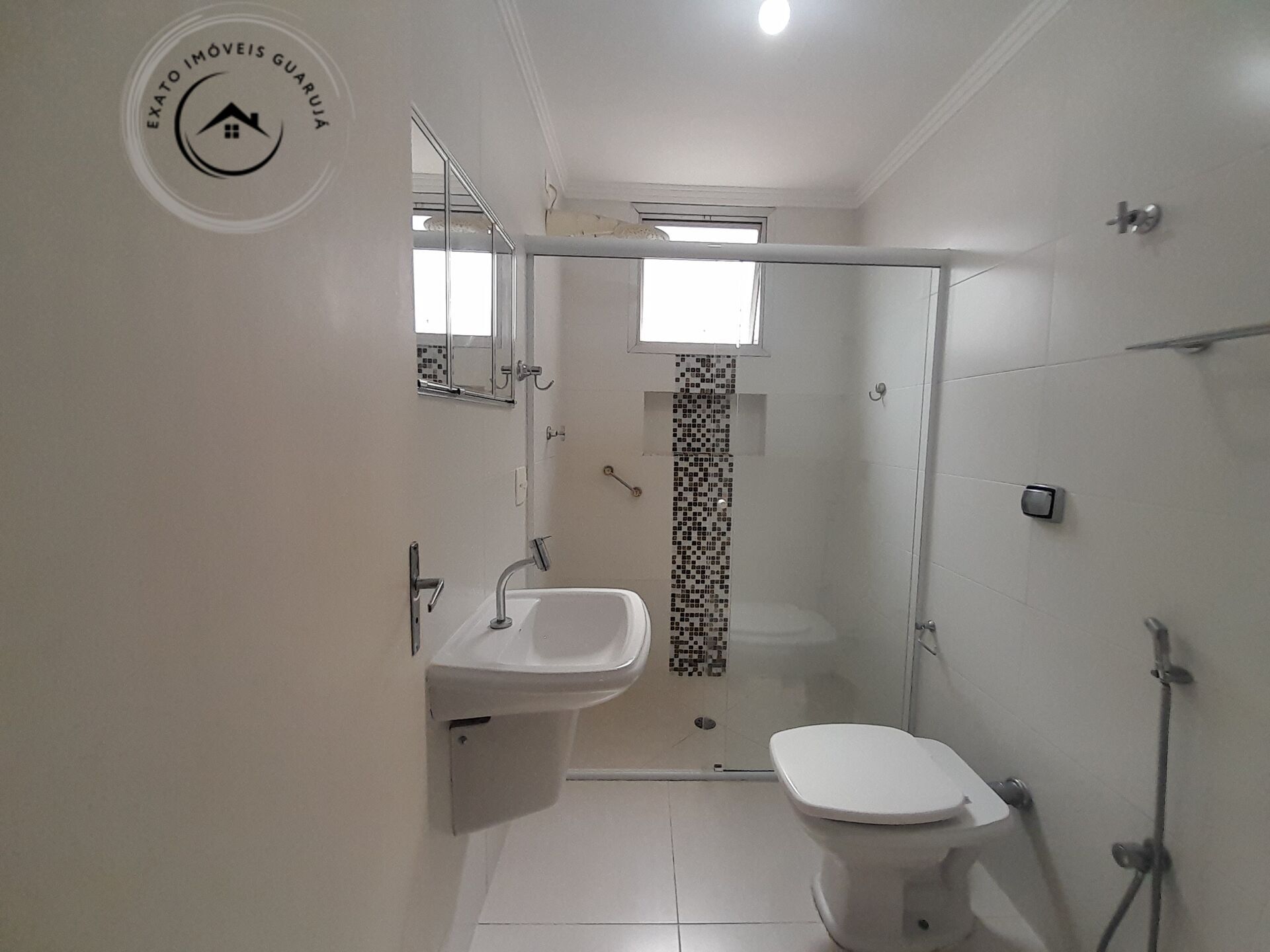 Apartamento padrão de 02 dormitórios para locação de temprad