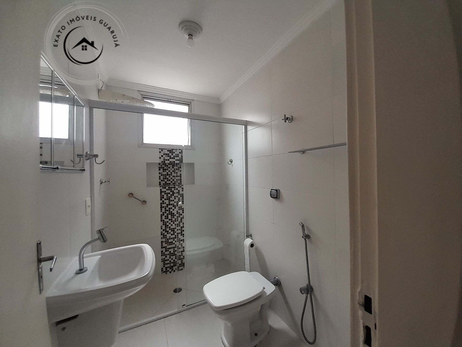 Apartamento padrão de 02 dormitórios para locação de temprad