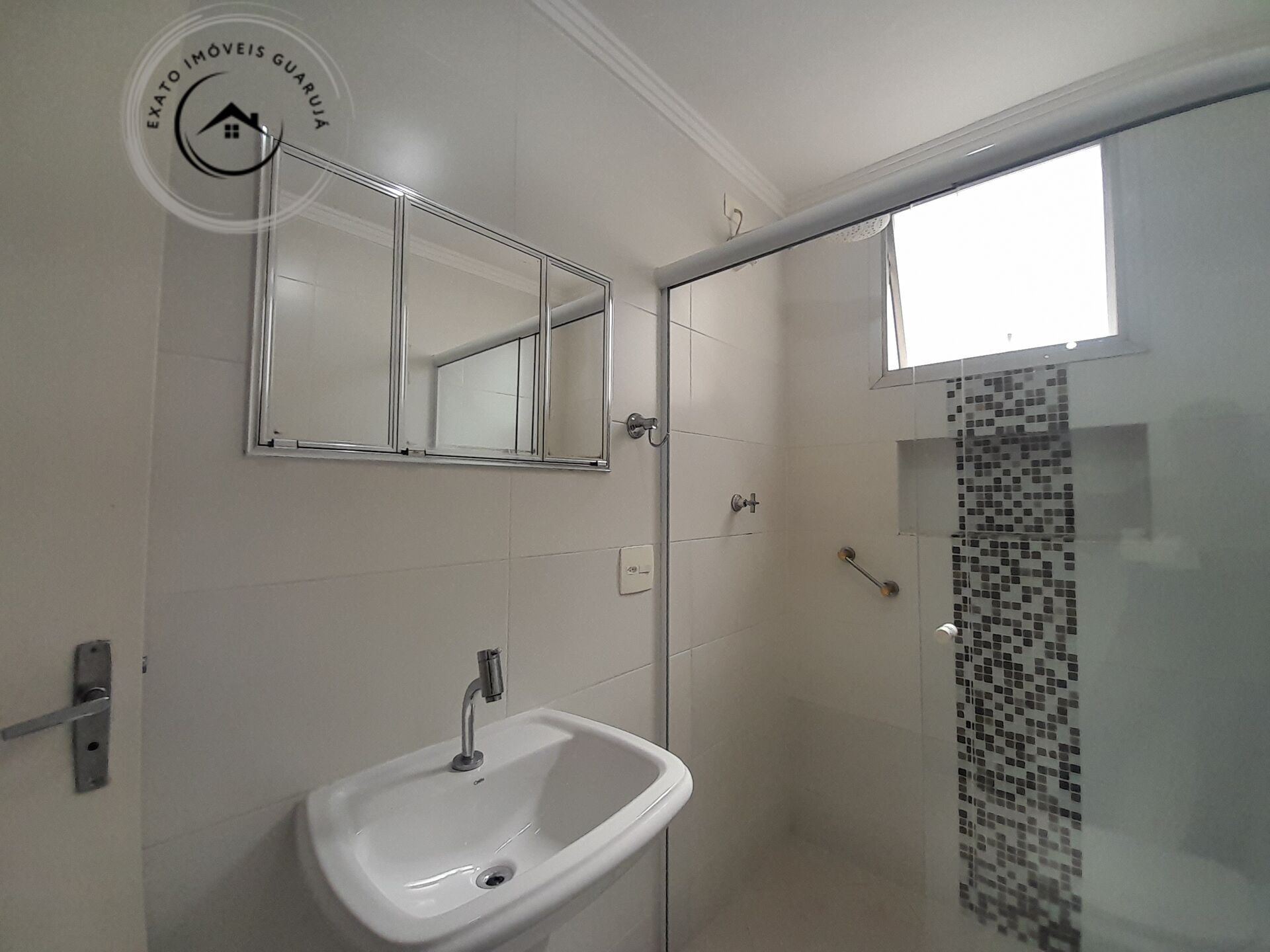 Apartamento padrão de 02 dormitórios para locação de temprad