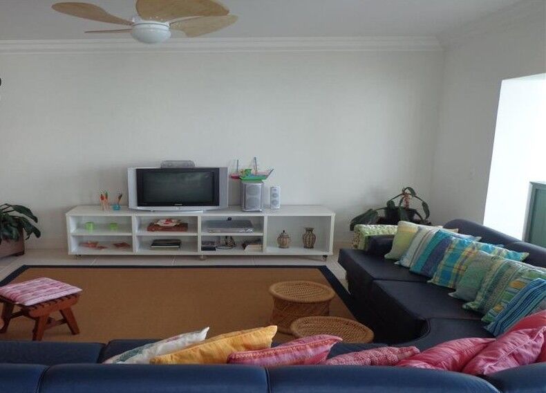 Apartamento de 04 dormitórios para locação anual nas pitangu