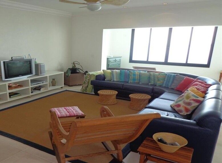 Apartamento de 04 dormitórios para locação anual nas pitangu