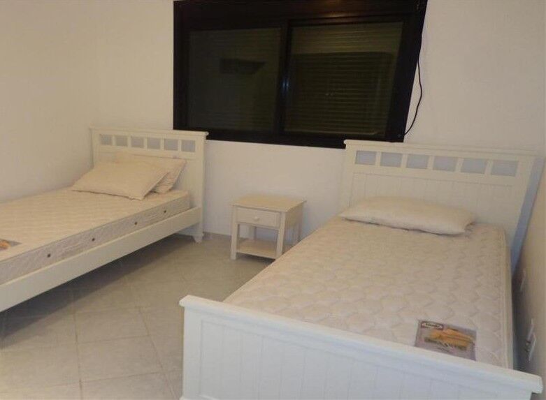 Apartamento de 04 dormitórios para locação anual nas pitangu