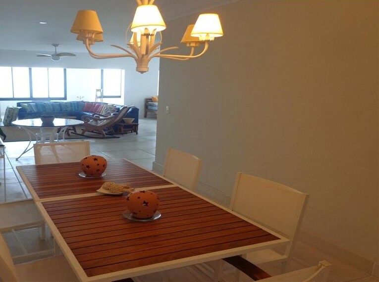 Apartamento de 04 dormitórios para locação anual nas pitangu