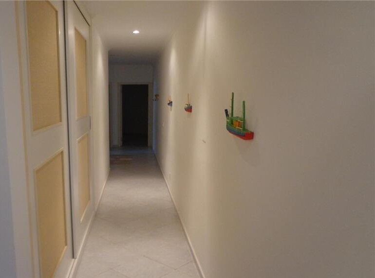 Apartamento de 04 dormitórios para locação anual nas pitangu
