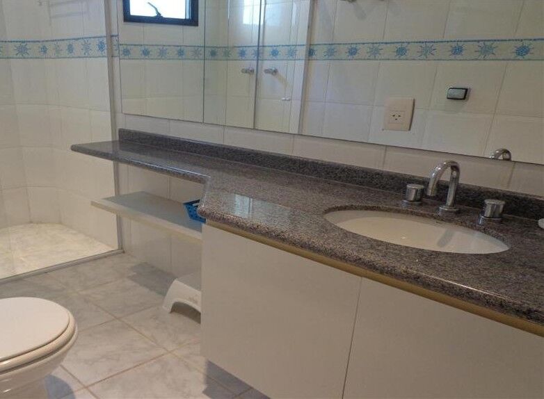 Apartamento de 04 dormitórios para locação anual nas pitangu