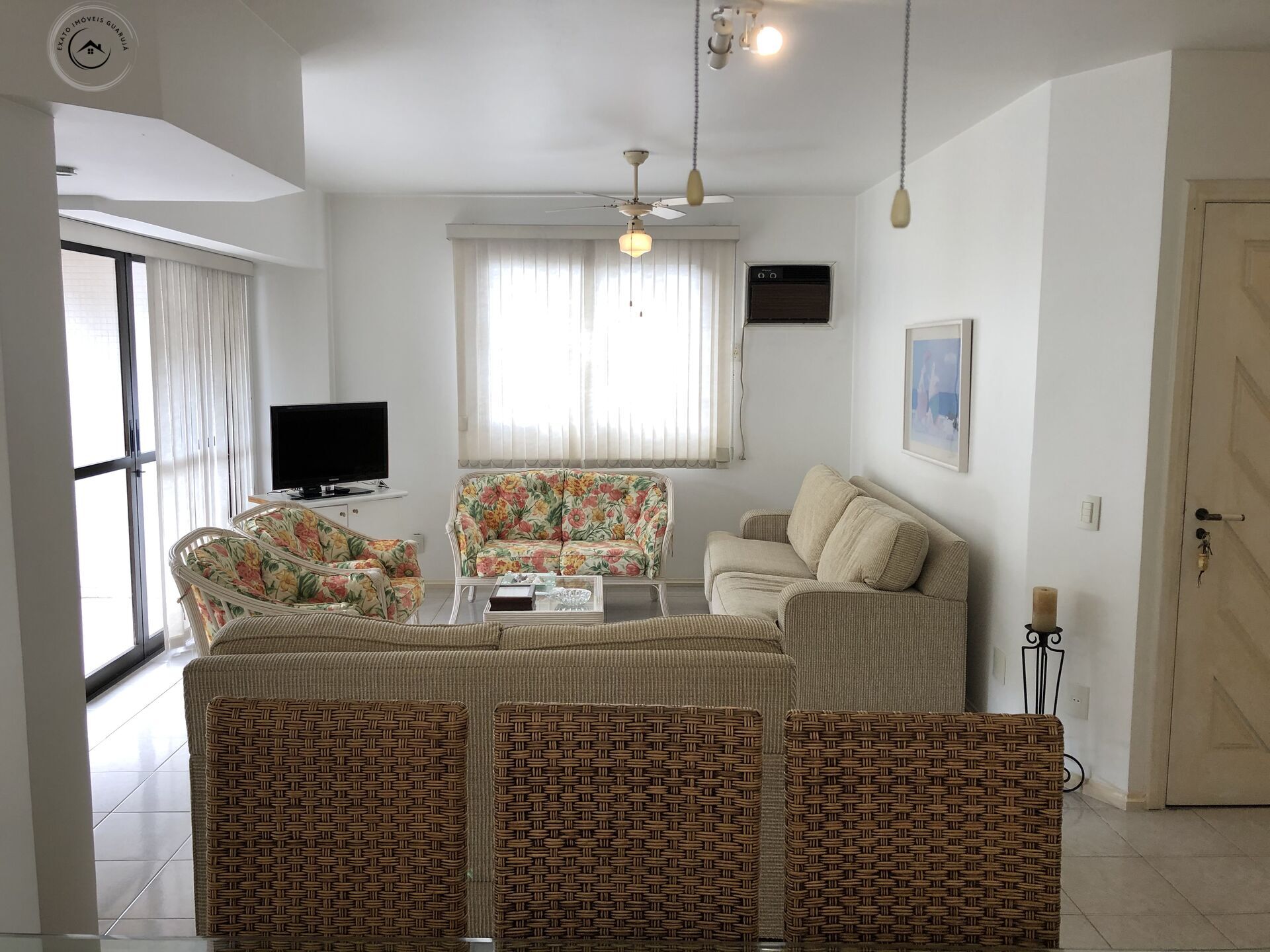 Apartamento padrão de 03 dormitórios para venda nas pitangue