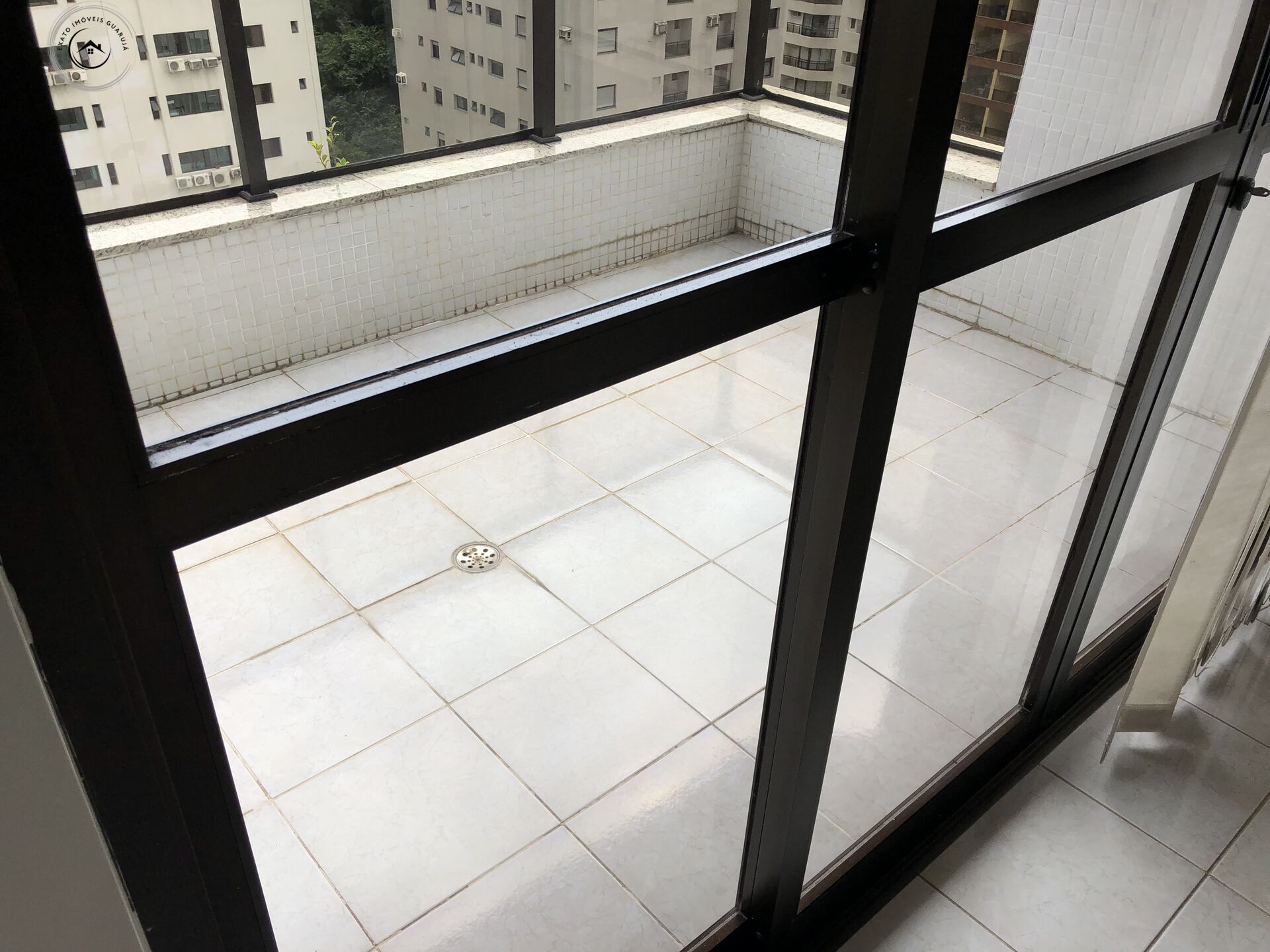 Apartamento padrão de 03 dormitórios para venda nas pitangue