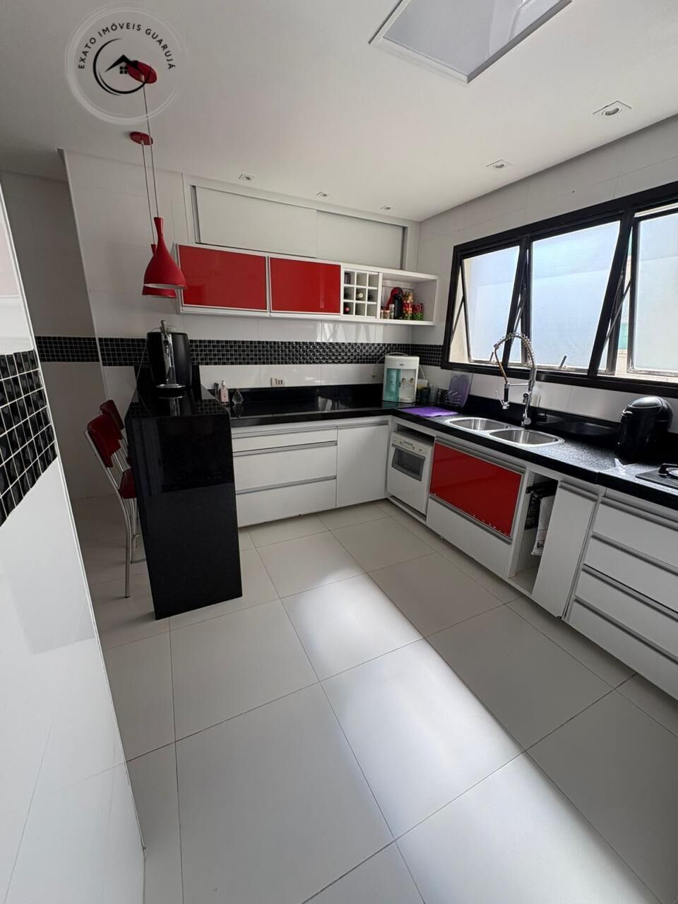 Apartamento padrão de 03 dormitórios para venda nas pitangue