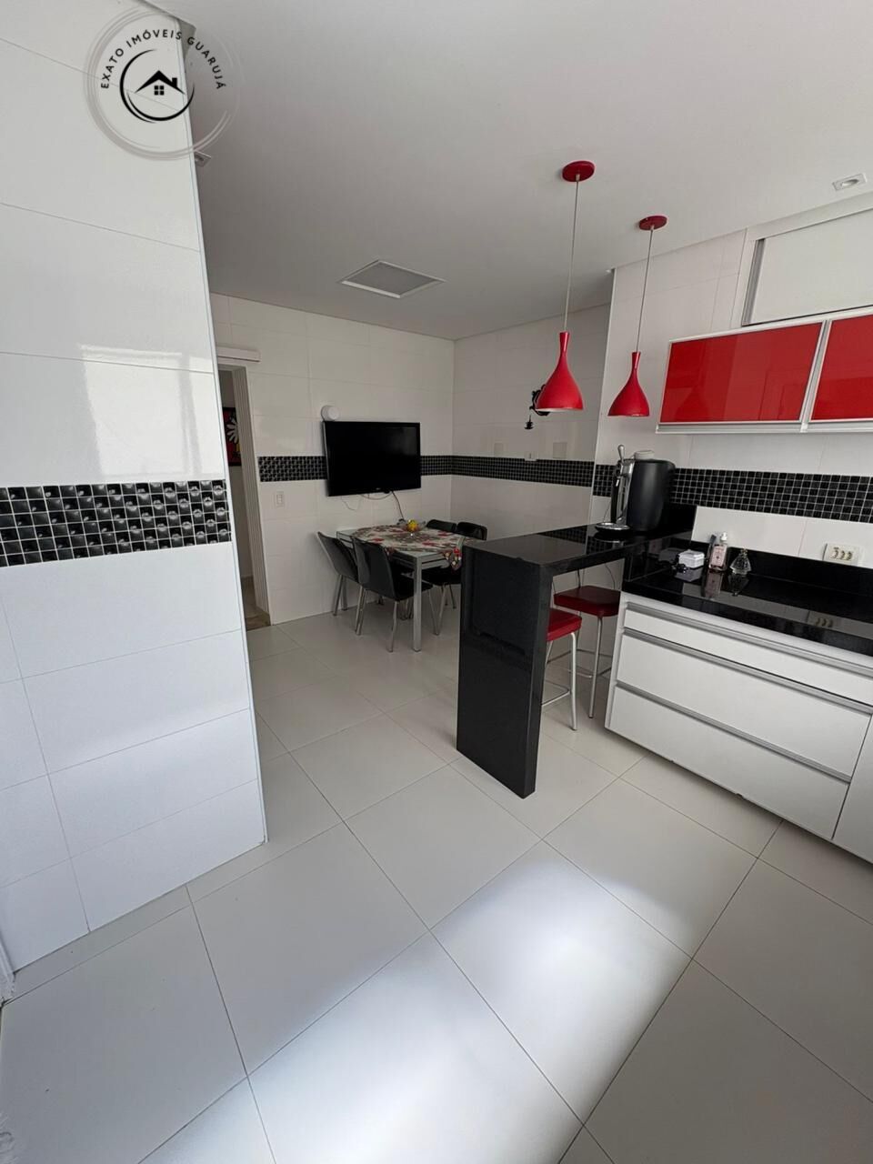 Apartamento padrão de 03 dormitórios para venda nas pitangue