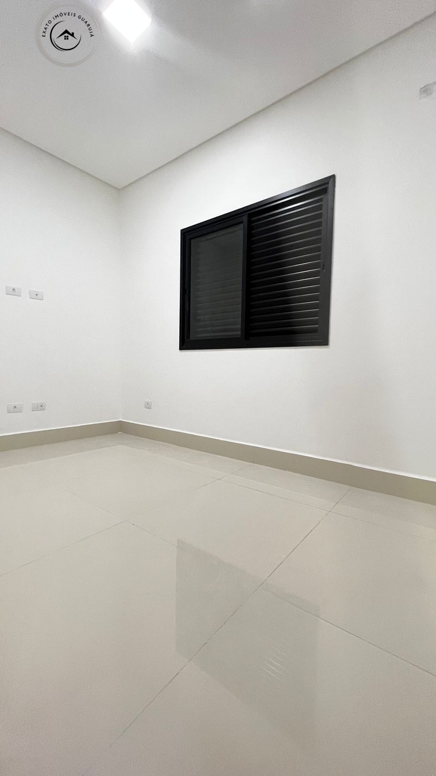 Linda casa térrea alto padrão de 03 dormitórios para venda n