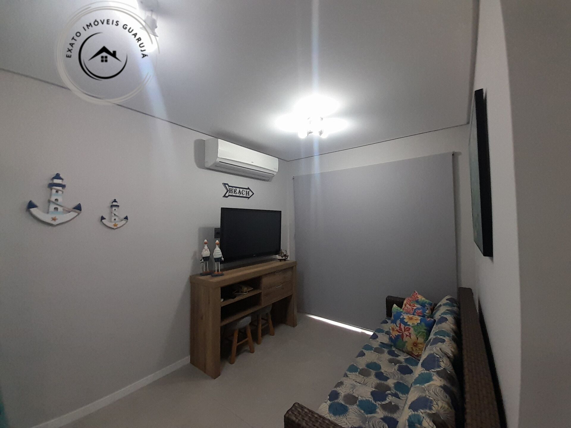 Apartamento padrão de 02 dormitórios para locação anual na p