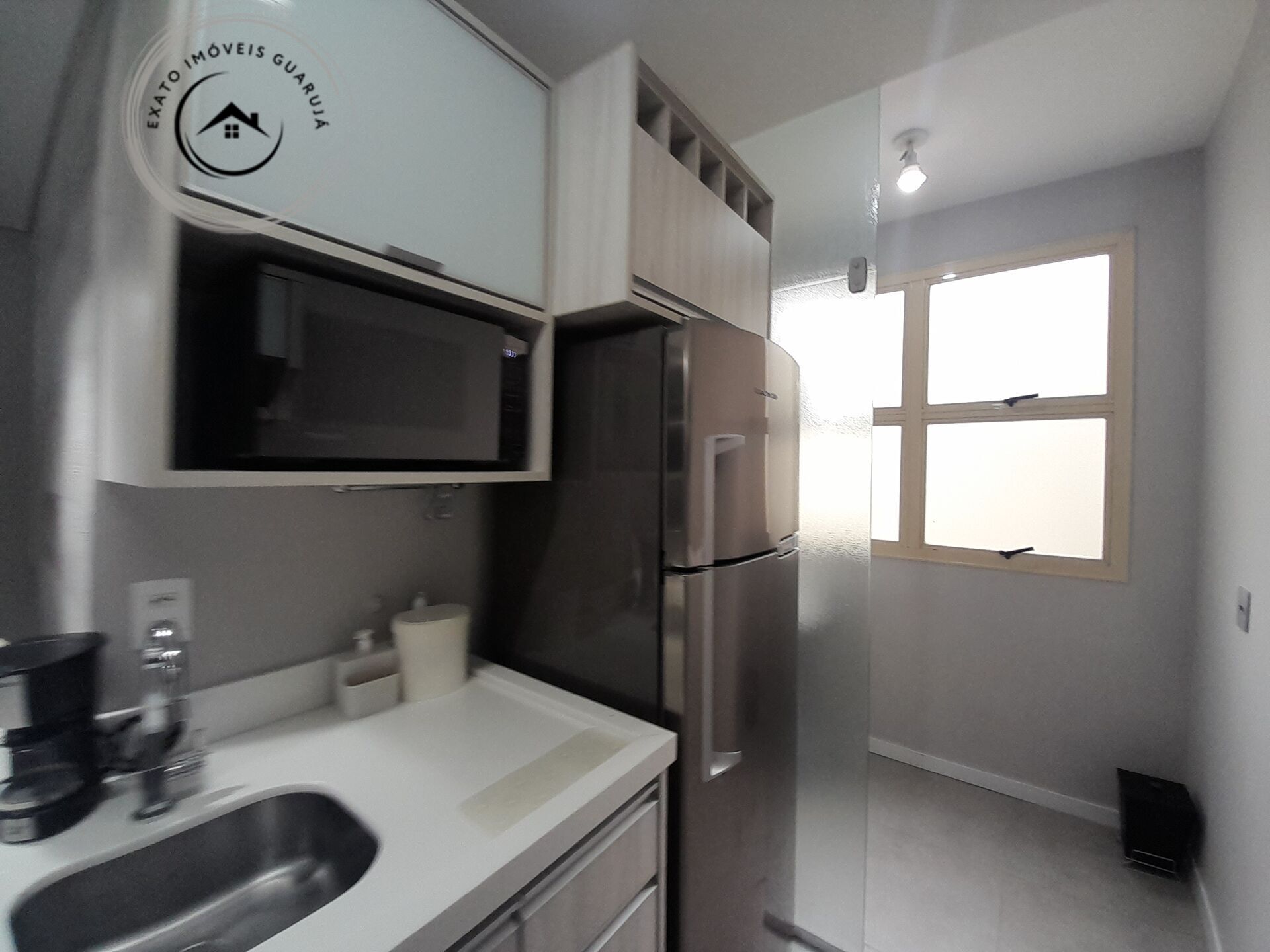 Apartamento padrão de 02 dormitórios para locação anual na p