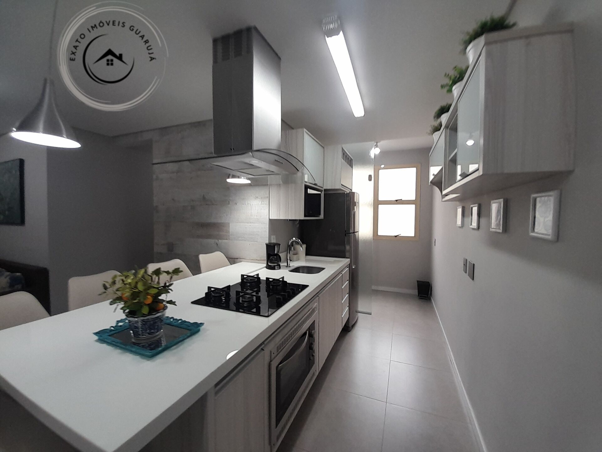 Apartamento padrão de 02 dormitórios para locação anual na p