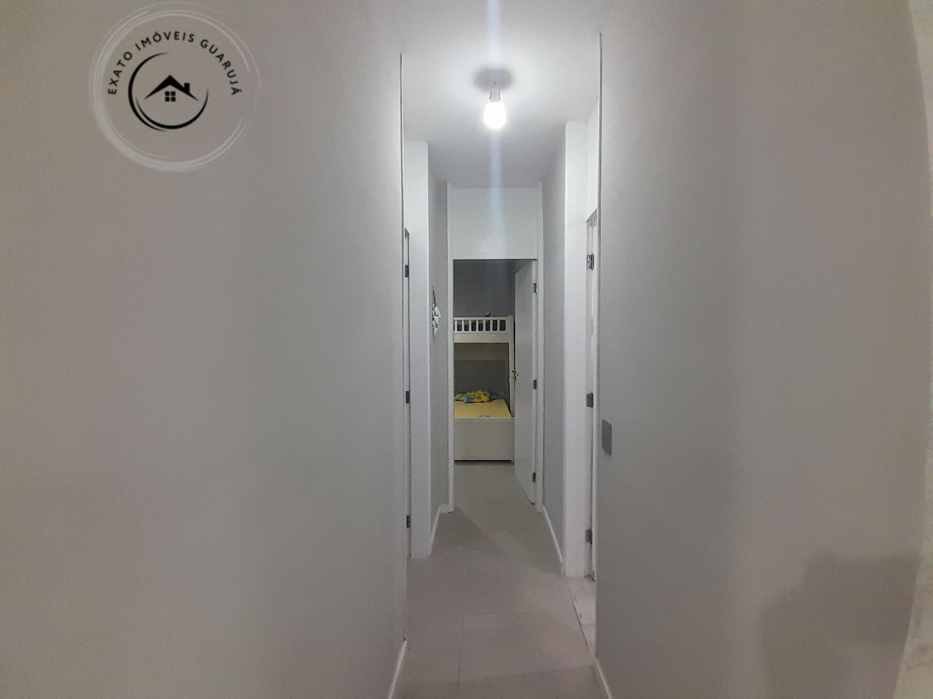 Apartamento padrão de 02 dormitórios para locação anual na p