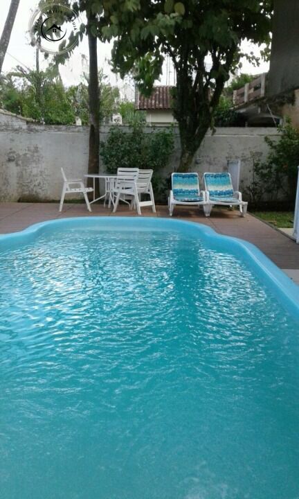 Casa de 04 dormitórios disponível para locação de temporada 