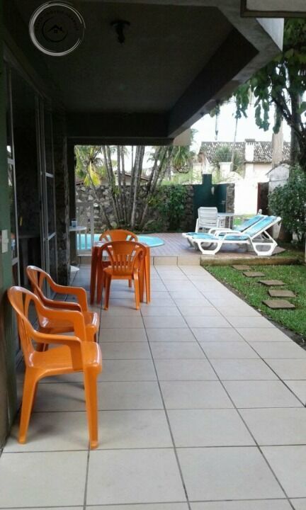 Casa de 04 dormitórios disponível para locação de temporada 