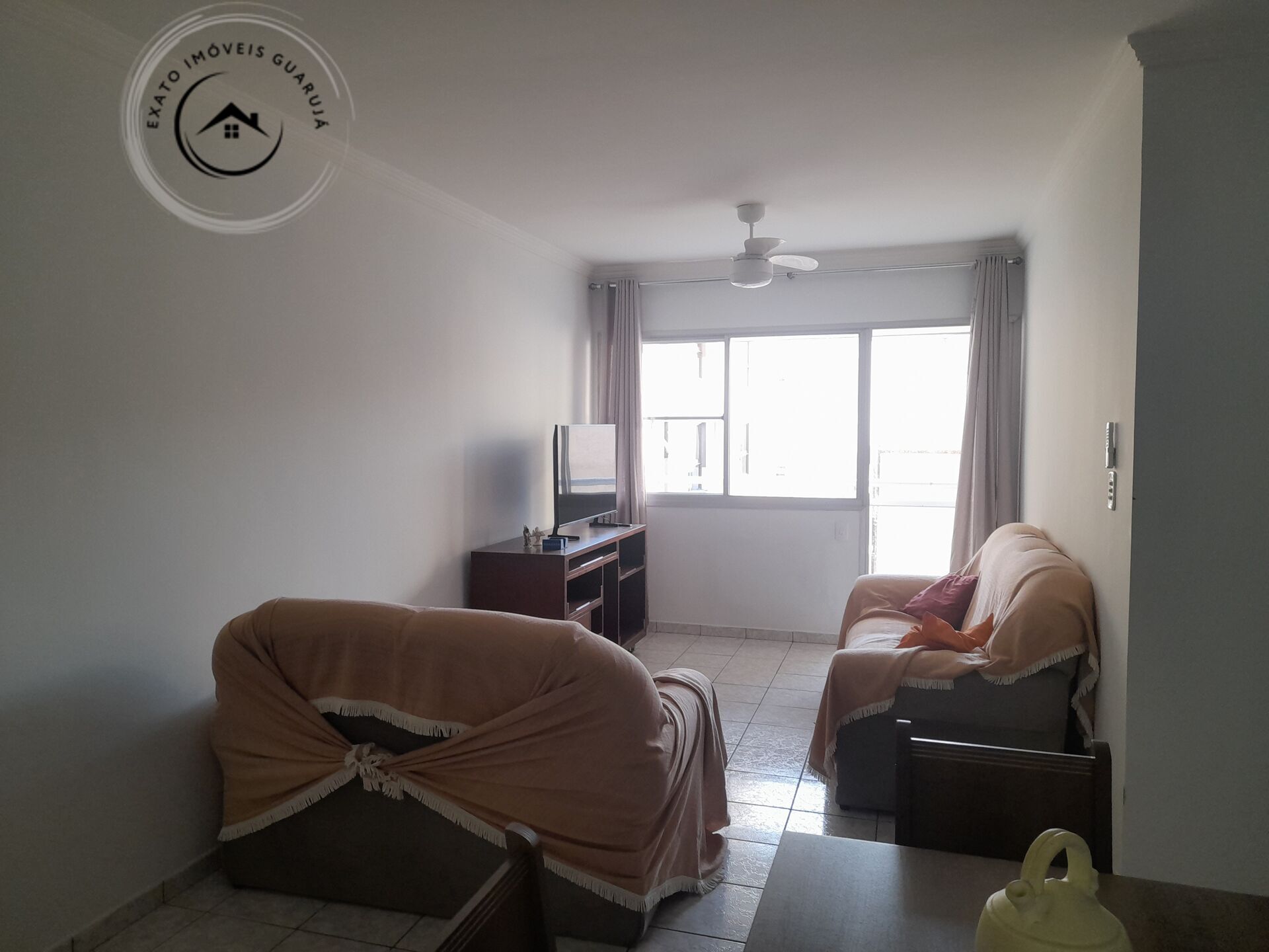 Apartamento padrão de 03 dormitórios para locação anual na p