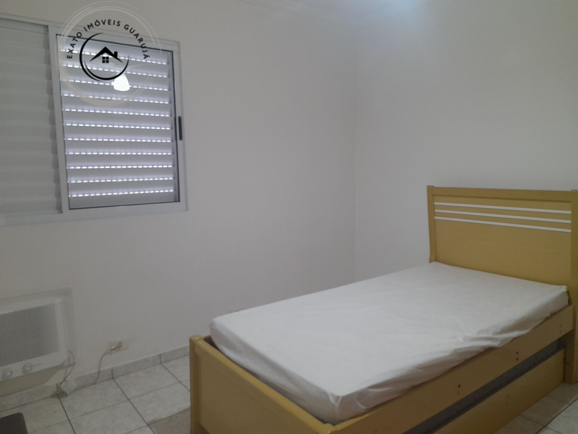 Apartamento padrão de 03 dormitórios para locação anual na p