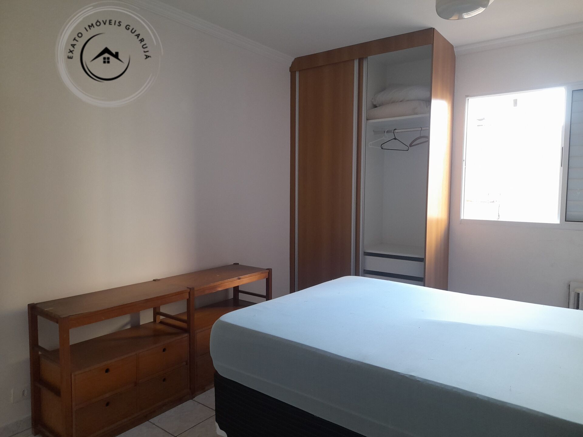 Apartamento padrão de 03 dormitórios para locação anual na p