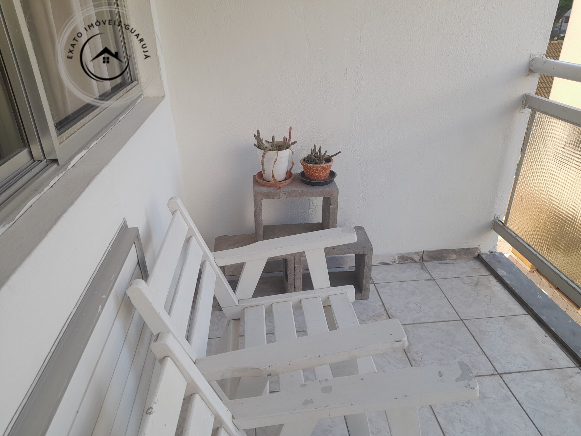 Apartamento padrão de 03 dormitórios para locação anual na p