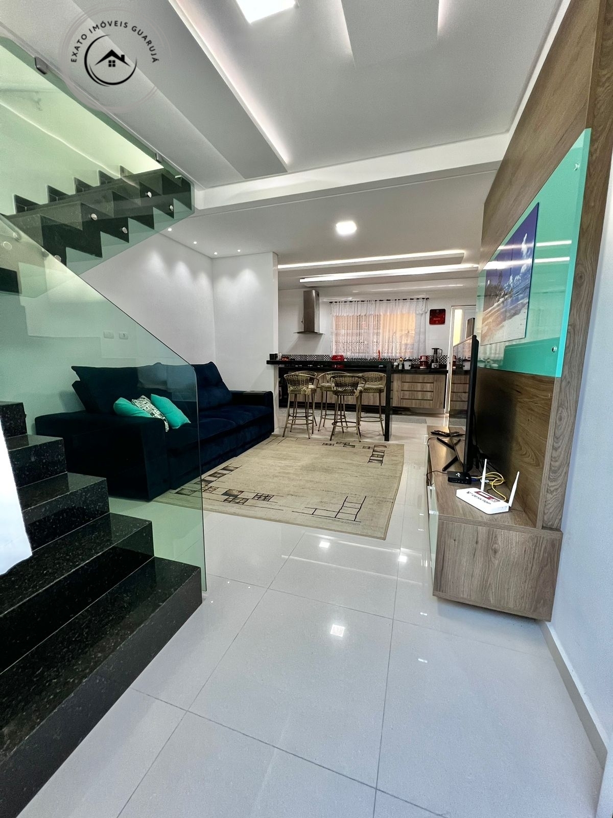Casa sobrado de 03 dormitórios para venda na praia grande.
